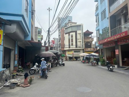 Lo Goc 2 Thoang Tai Chau Phong Lien Ha Dep Nhu Hoa Hau Mua La Co Tien Ngay 1