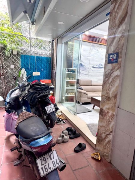 561250861 2017834949048576 3391930738077677372 N